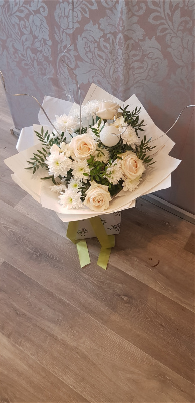 bouquet flowers in Crewe | Christmas | Winter wishes