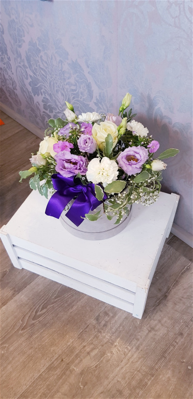 Gift flowers | Birthday | Hatbox arrangement. | Edie