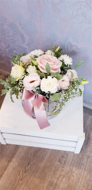 Gift flowers | Birthday | Hatbox arrangement. | Chloe