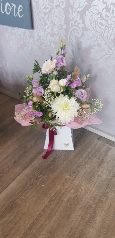  Gift flowers  | Lilacs  floral arrangement