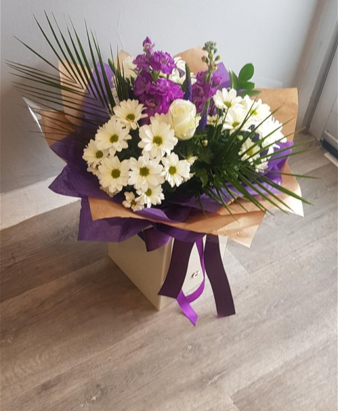 Gift flowers | Birthday flowers | Viola