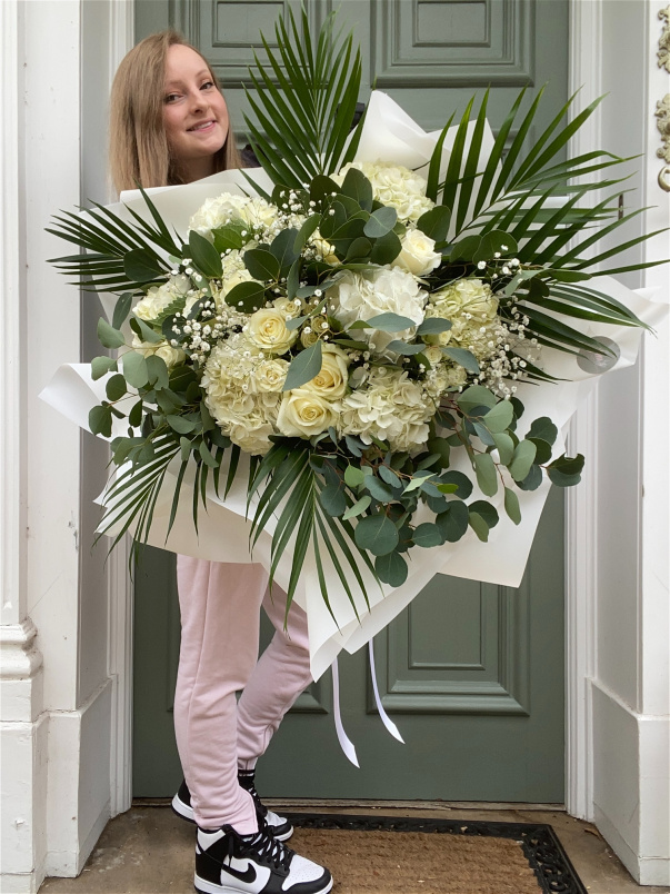 GIANT Bouquets Flower Delivery in Lichfield Sutton Coldfie