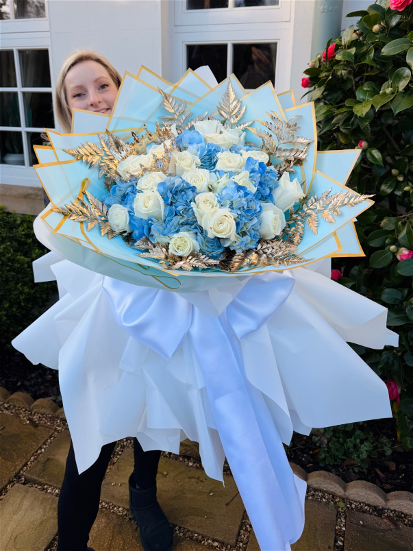 Large & Giant Bouquets | Blues and Whites