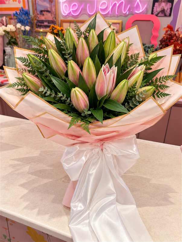 Signature Bouquets | Jem’s Lilies