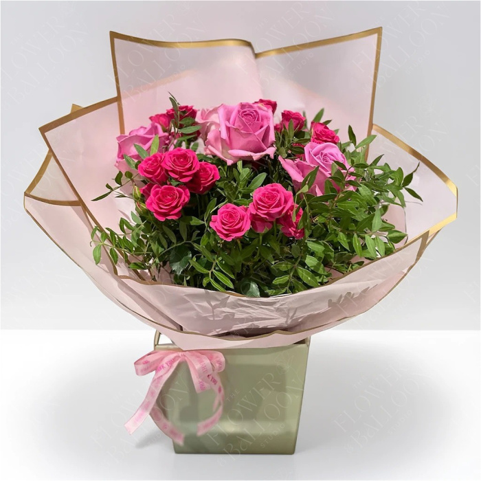 Hand-tied Bouquets | Pink Roses Bouquet
