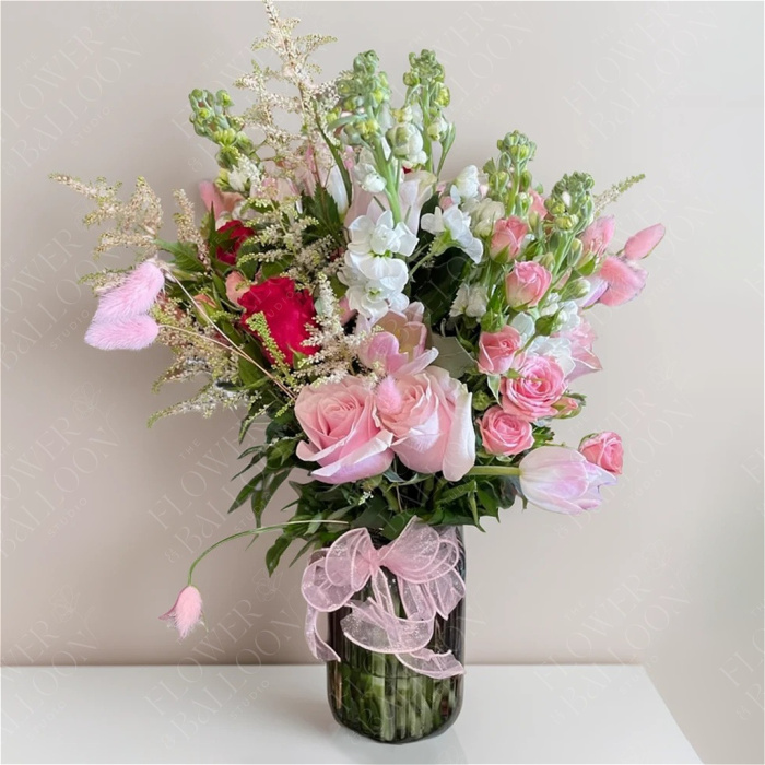 Arrangements | Rosy Embrace
