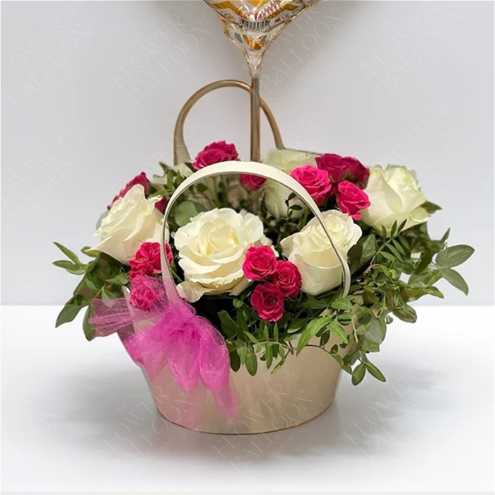 Baskets & Hatboxes | Basket of Roses (Various Colours)