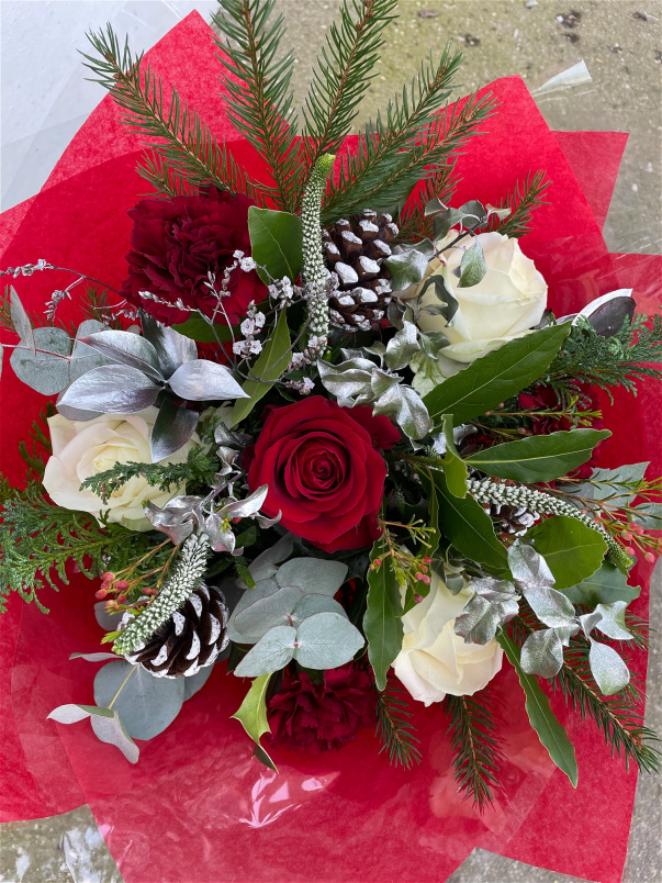 Christmas 2023 | Christmas at The Woodland Florist  | Christmas at The Woodland Florist 2025 | Festive Hand Tied Bouquet