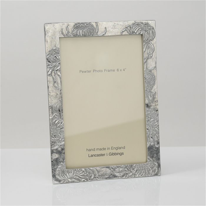 Christmas 2023 | Gifts | Home goods and gifts | New to The Woodland Florist | Photo Frame - Chrysanthemum