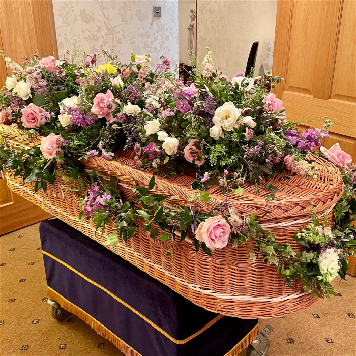Funeral & sympathy designs | Casket garland