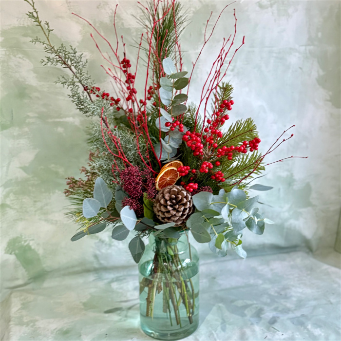 Christmas | Gifts | Hand tieds & arrangements | Festive Christmas Hand-tieds