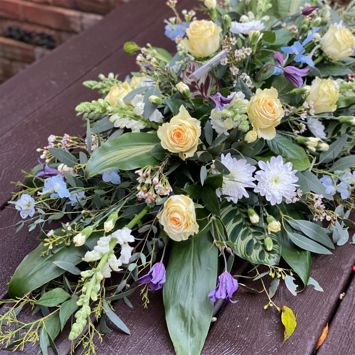 Funeral & sympathy designs | Casket/cofin spray