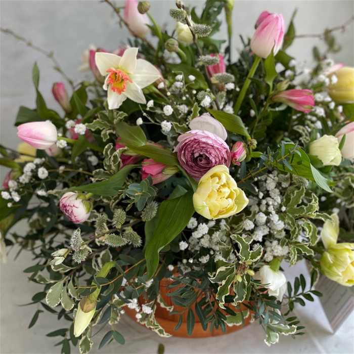 Easter | Hand tieds & arrangements | Mother's Day Sunday 10th March 2024 | Basket arrangement