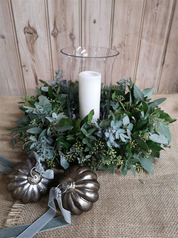 Christmas Fresh Flowers, Wreaths and Arrangements | Holly and Ivy Circular Arrangement
