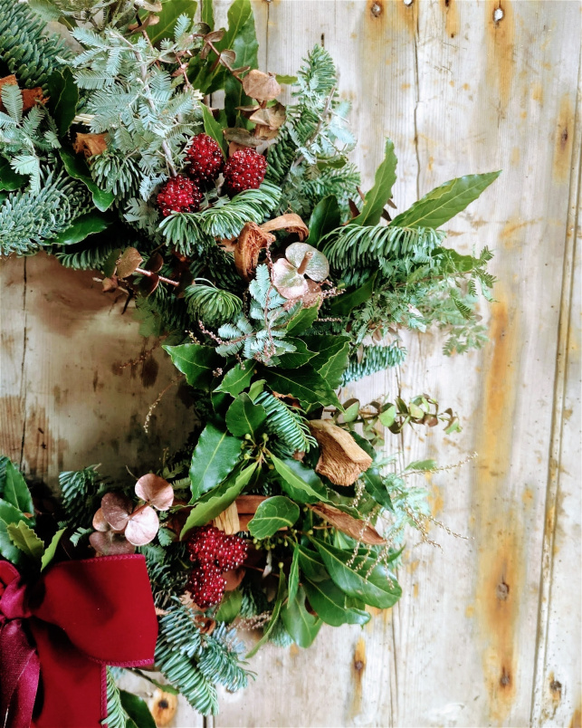 Christmas Wreath Making Workshops in Kent 2025 | Wreath Making: The Five Bells Inn Brabourne 2nd December (Morning)