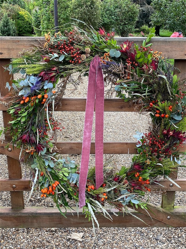 Christmas Fresh Flowers, Wreaths and Arrangements | Bespoke Orders
