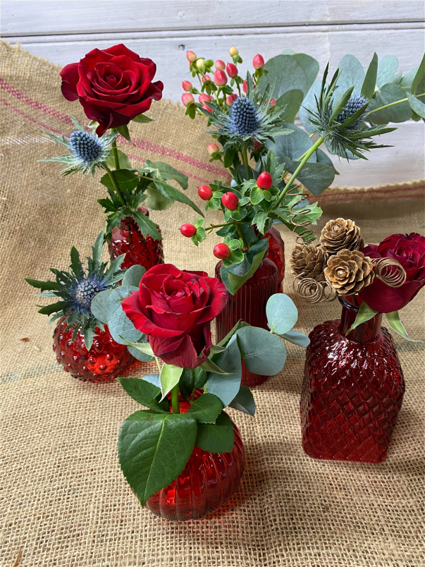 Christmas Fresh Flowers, Wreaths and Arrangements | 'Make Merry' Tablescape