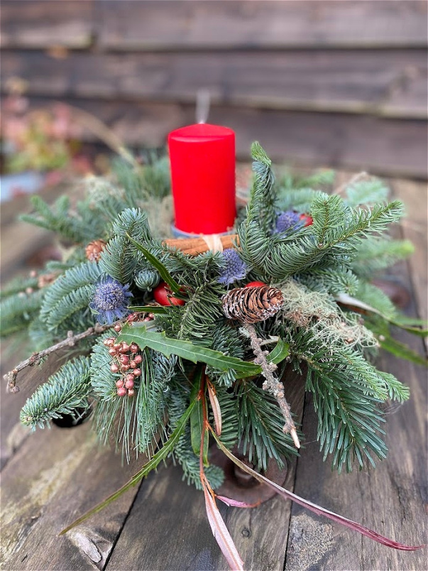 Christmas Fresh Flowers, Wreaths and Arrangements | Mini Arrangement