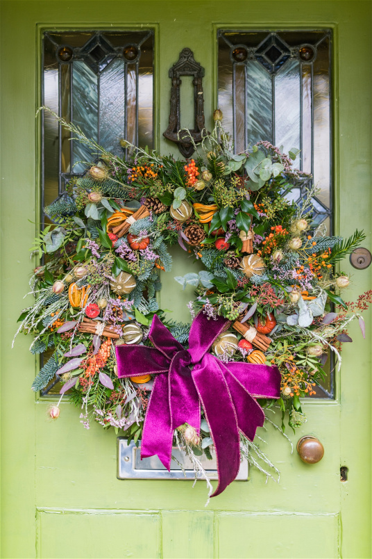 Christmas Fresh Flowers, Wreaths and Arrangements | 'Joy To The World' Luxury Wreath