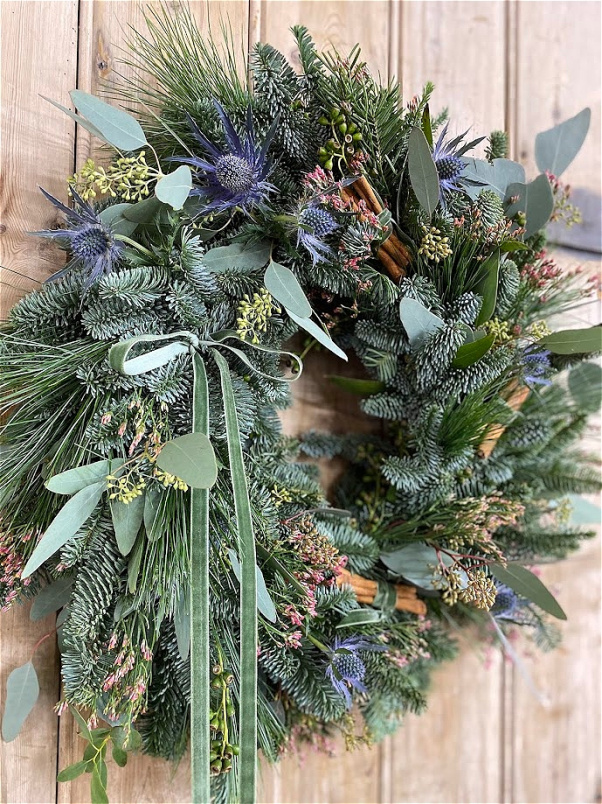 Fresh Christmas Table Arrangements Hand-made and delivered in Kent | Fresh Christmas Wreaths and Garlands Hand-made and Delivered in Kent | Festive Bundle £10 discount at checkout