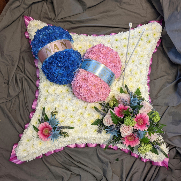 Bespoke Funeral Tributes | Funeral and Sympathy Flowers  | Knitting Tribute