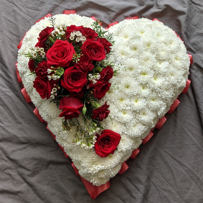 Funeral Hearts | Traditional Heart Tribute