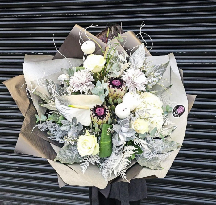 BOUQUETS | CHRISTMAS 2025 | Queen of Frost