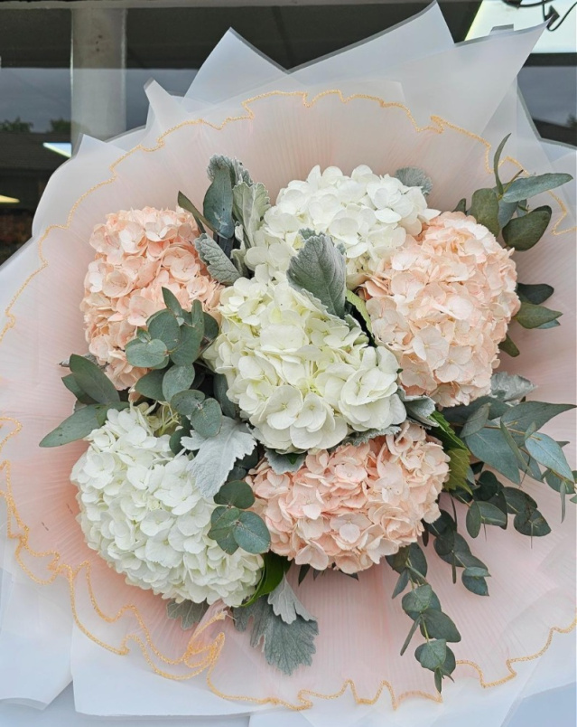 BOUQUETS | Simply Just Hydrangeas
