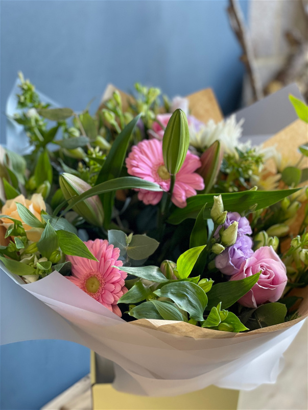 Bouquets | Send Beautiful Flowers | Beautiful Hand-Tied Bouquet