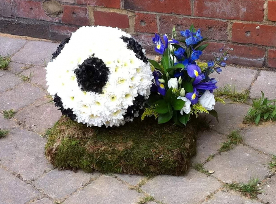 Taylor Designs | Woking | Funerals & sympathy