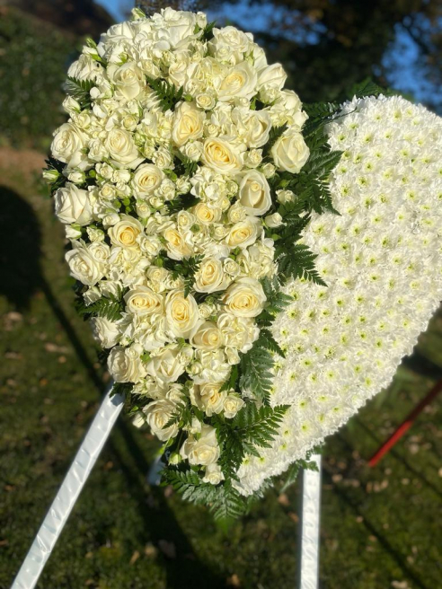 Taylor Designs | Woking | Funerals & sympathy