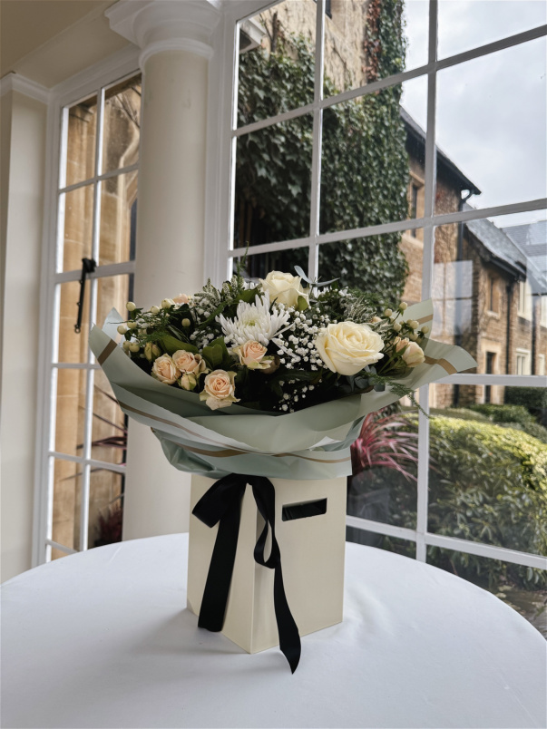 Valentines Day flowers & balloons | Mixed love bouquet