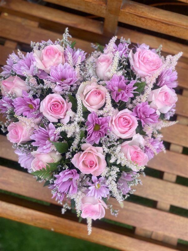 Funeral & sympathy | Mixed heart Tribute