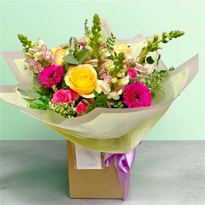 Mother's Day | Summer collection | Taylor designs bouquets  | Pretty pinks hand-tied bouquet