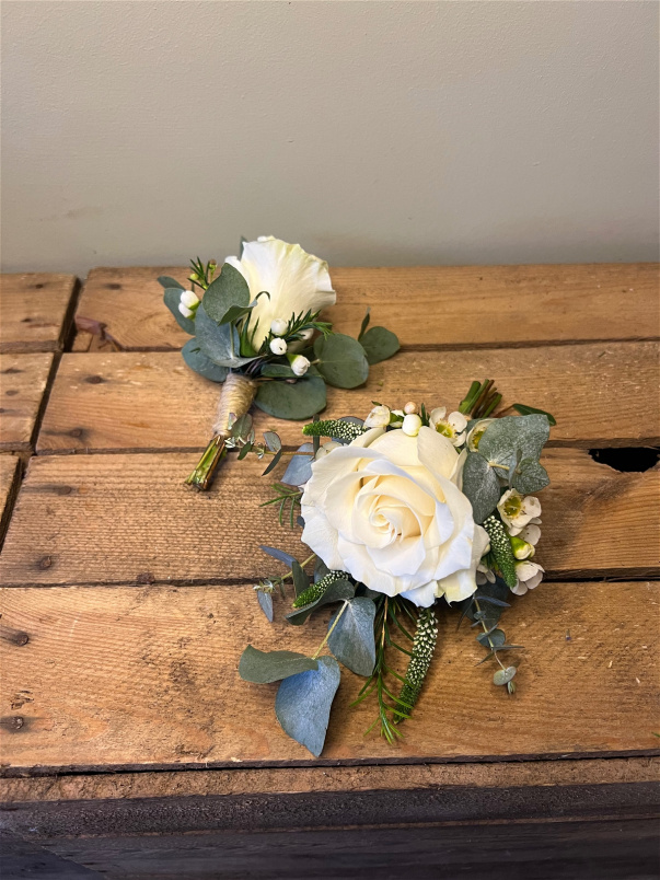 Wedding Package - Classic and Elegant | Classic and Elegant / Buttonhole / Corsage