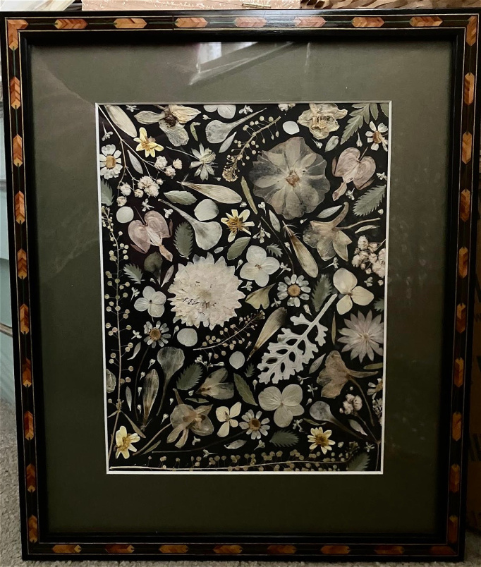 Gifts | White florals in black walnut inlay frame