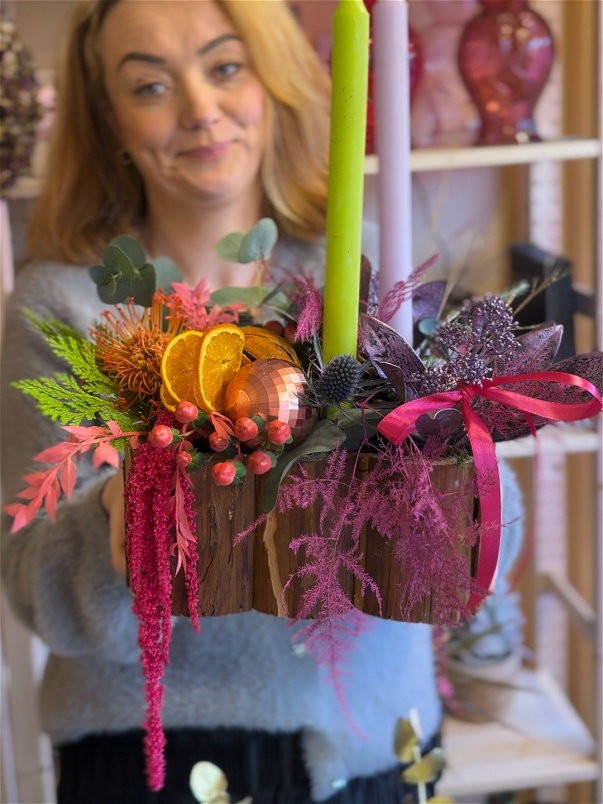 Christmas | Flowers - Bold Blooms | Gifts & Cards | Colourpop Christmas Wooden Centrepiece