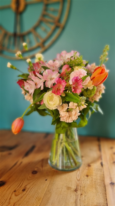 Arrangements | Bouquets | Eco Flowers | Gifts | Mother's Day | Lockerley vase