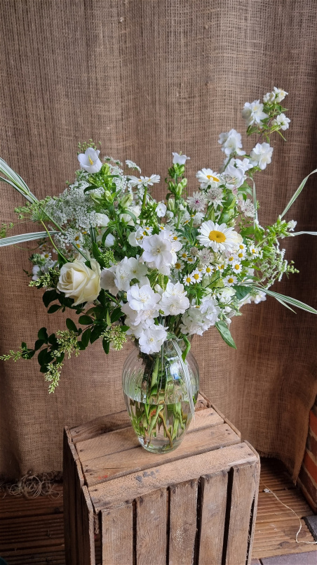 Arrangements | Bouquets | Eco Flowers | Gifts | Mother's Day | Lockerley vase