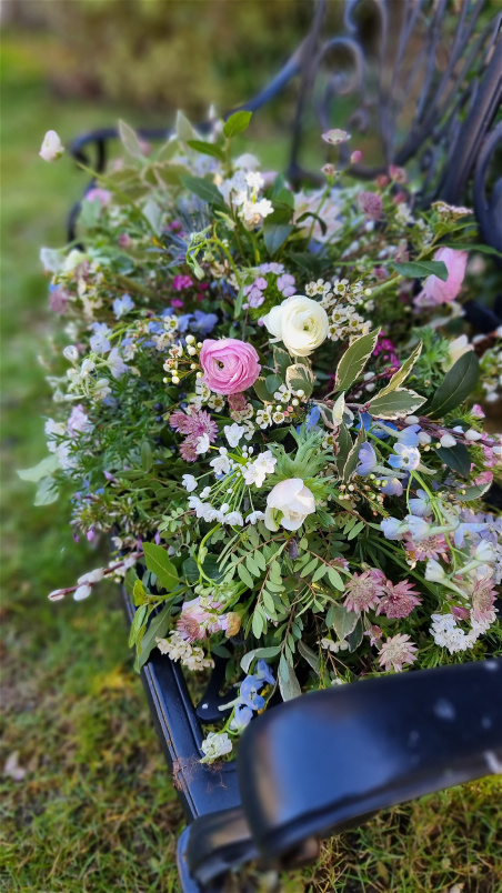 Funeral & Sympathy Flowers | Coffin spray