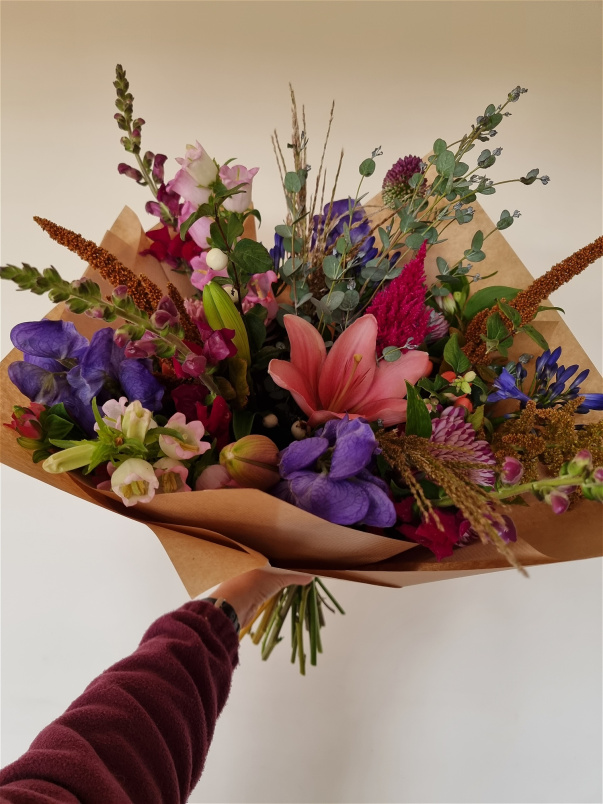 Arrangements | Christmas | Eco Flowers | Mother's Day | Subscriptions | Subscription Bouquet - £33