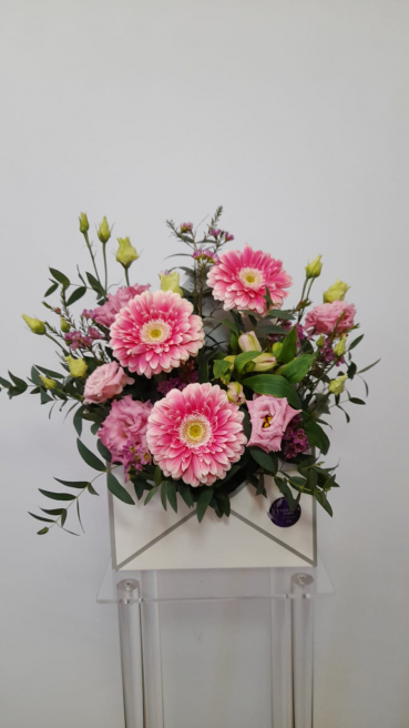 Violets Florist Ireland | Charlestown  | Tips for keeping your flowers fresh at home from a Florist in Charlestown, Co. Mayo