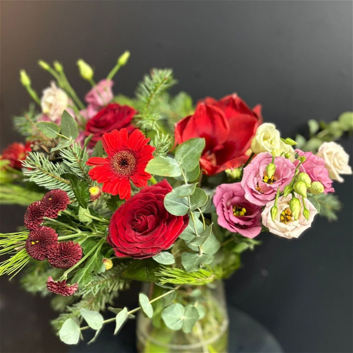 Bouquets | Christmas | Crimson Noel Vase Collection