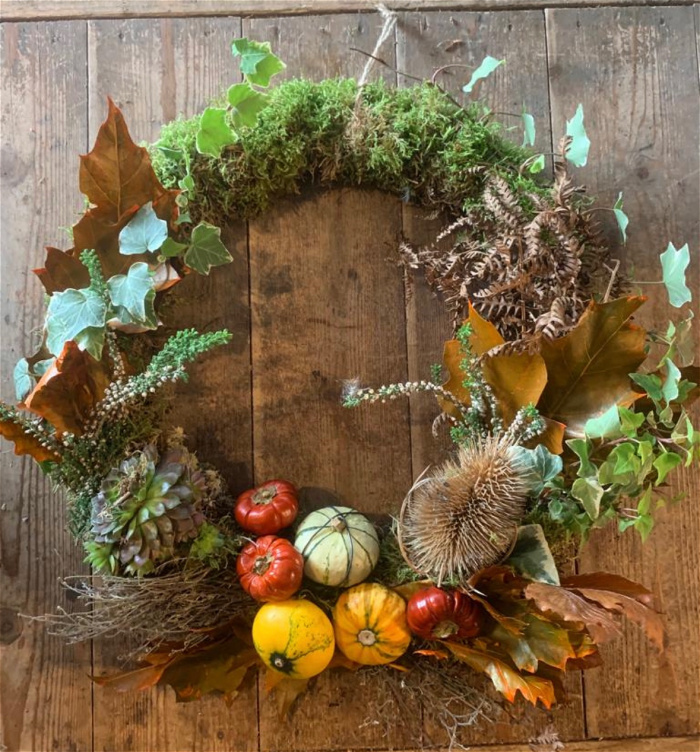 Flowers | Seasonal Mossy Wreath