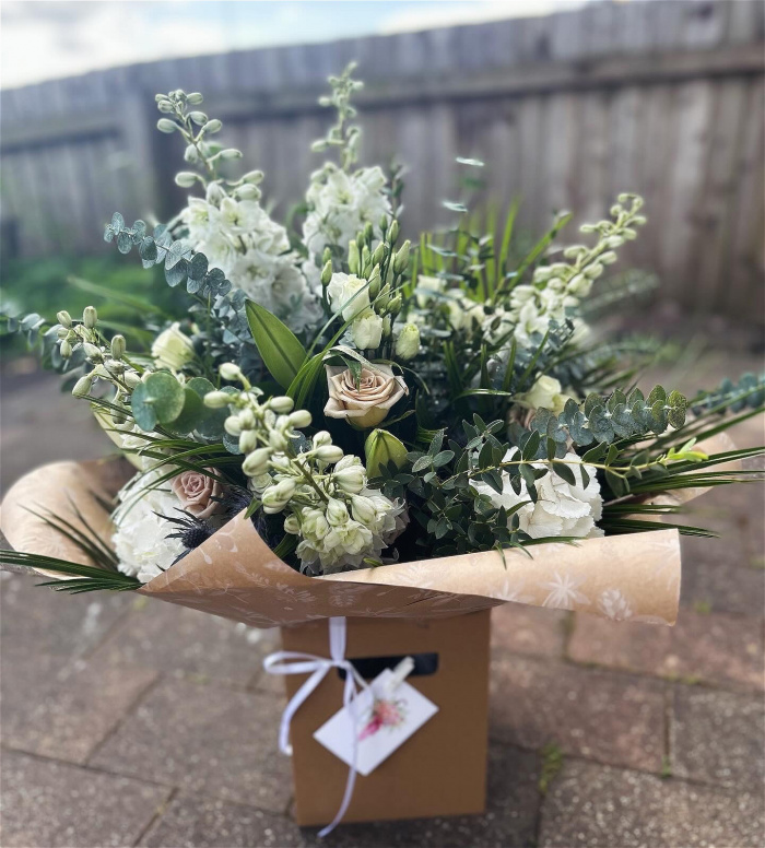 Bouquets | Classic White Bouquet