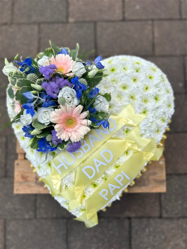 Funerals | Closed Heart Posy Pad