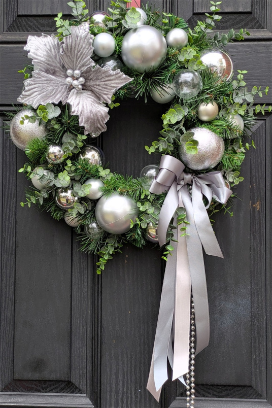 Christmas | Silver Poinsettia Artificial Wreath