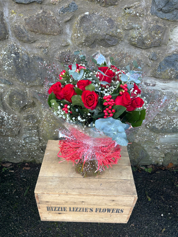 Bouquets | Valentine’s Day | Dozen red rose hand-tie