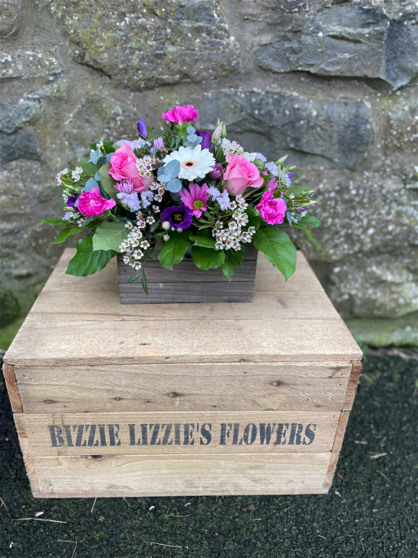 Arrangements | Gifts | Mother's Day | Wooden box arrangement