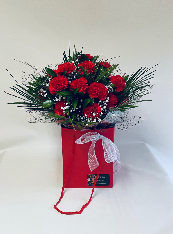 Bouquets | Gifts | Mother's Day | Carnation Queen